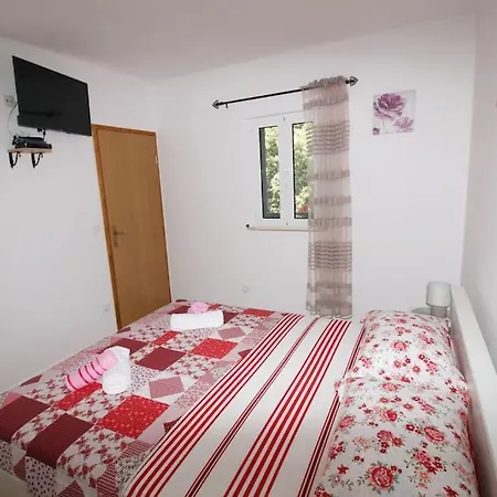 Lily's Peaceful Oasis- Brand New Appartement *