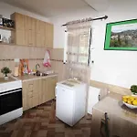 Apartman Lily's Peaceful Oasis- Brand New