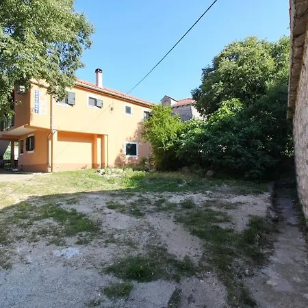 Apartment Lily's Peaceful Oasis- Brand New