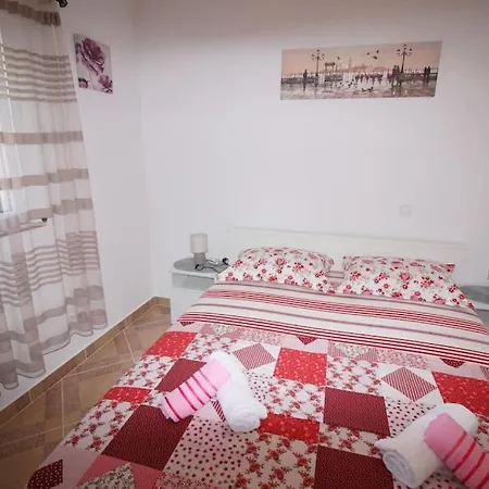 Apartment Lily's Peaceful Oasis- Brand New